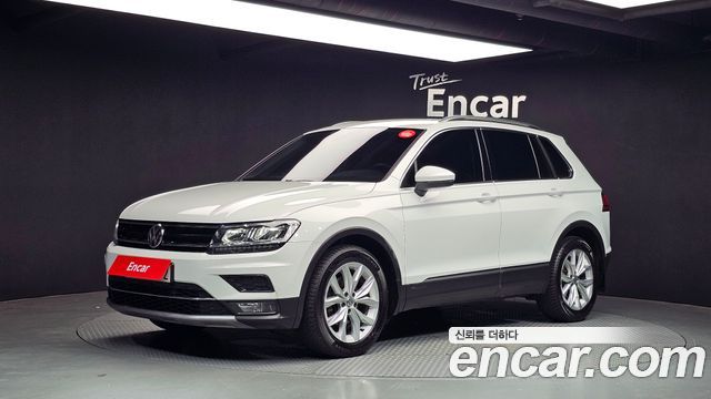 Volkswagen Tiguan 2-го поколения 2.0 TDI Premium - фото 0