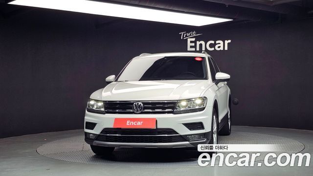 Volkswagen Tiguan 2-го поколения 2.0 TDI Premium - фото 2