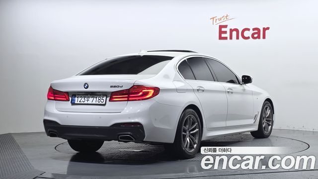 BMW 5-Series G30 520d M Sport Package Plus - фото 1