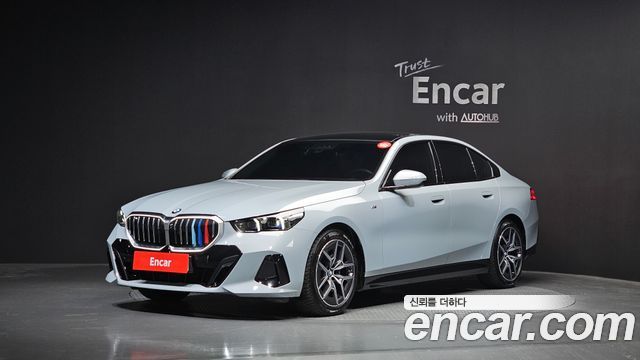 BMW 5-Series G60 520i M Sport - фото 0