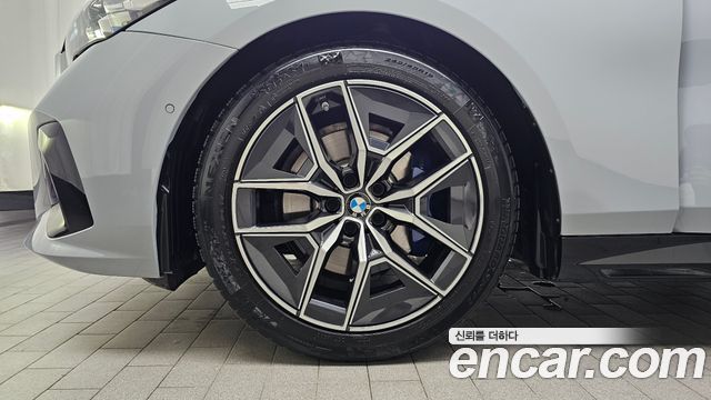 BMW 5-Series G60 520i M Sport - фото 4