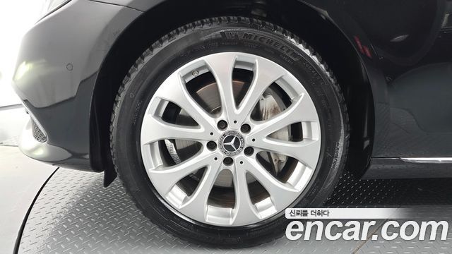 Mercedes-Benz E-Class W213 E300 4MATIC Exclusive - фото 4