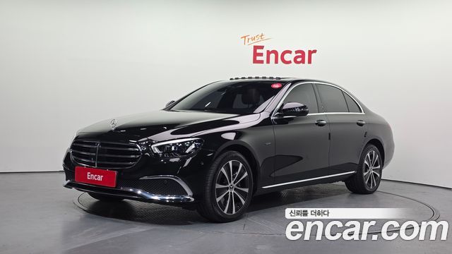 Mercedes-Benz E-Class W213 E300e 4MATIC Exclusive - фото 0