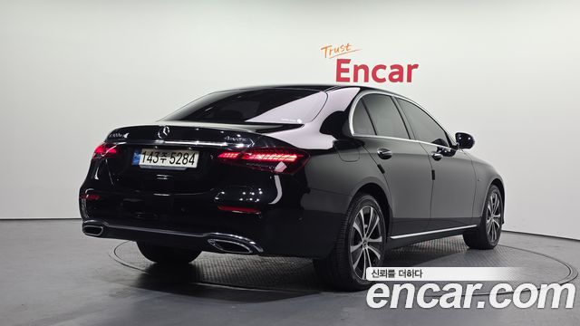 Mercedes-Benz E-Class W213 E300e 4MATIC Exclusive - фото 1