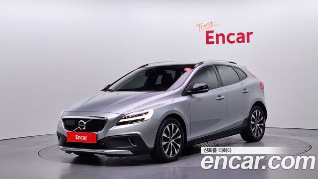 Volvo V40 D3 - фото 0