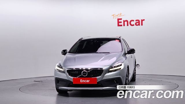 Volvo V40 D3 - фото 2