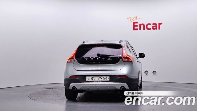 Volvo V40 D3 - фото 3