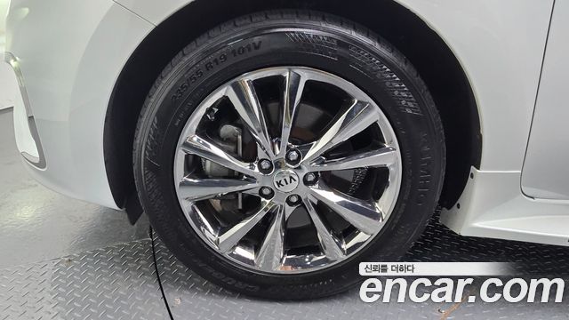 Kia Carnival Новый 9-Seater Noblesse Special - фото 4