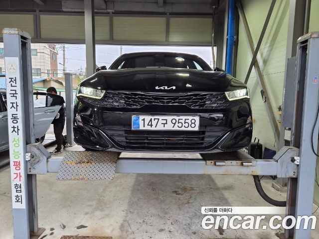 Kia K5 3-го поколения 2.0 Prestige - фото 0