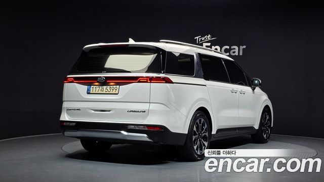 Kia Carnival 4-го поколения 7-Seater Signature - фото 1