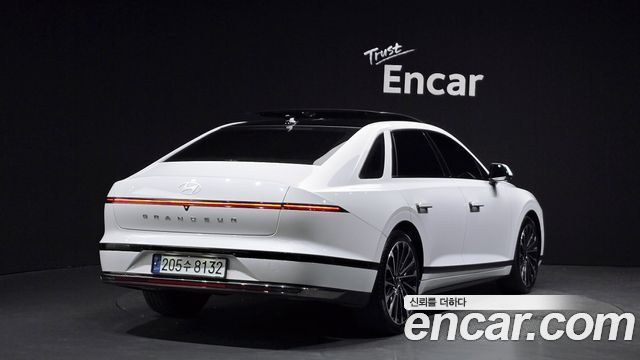 Hyundai Grandeur GN7 2,5 Gasoline 2WD Calligraphy - фото 1