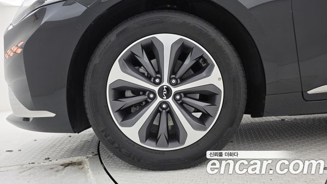 Kia K8 гибрид Noblesse - фото 4