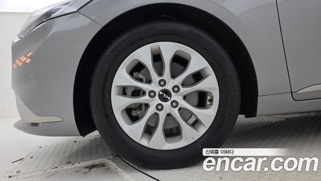 Kia K8 2.5 Gasoline 2WD Noblesse - фото 4