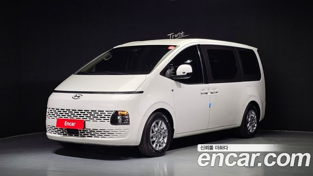 Hyundai Staria Tourer 11-Seater Modern - фото 0