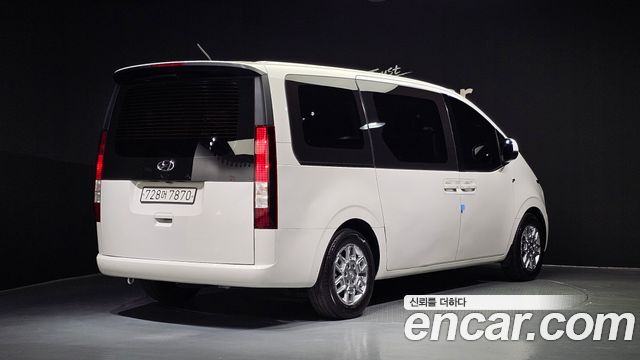 Hyundai Staria Tourer 11-Seater Modern - фото 1