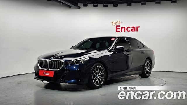 BMW 5-Series G60 520i M Sport - фото 0
