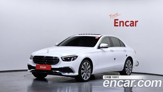 Mercedes-Benz E-Class W213 E350 4MATIC Exclusive - фото 0