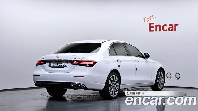 Mercedes-Benz E-Class W213 E350 4MATIC Exclusive - фото 1