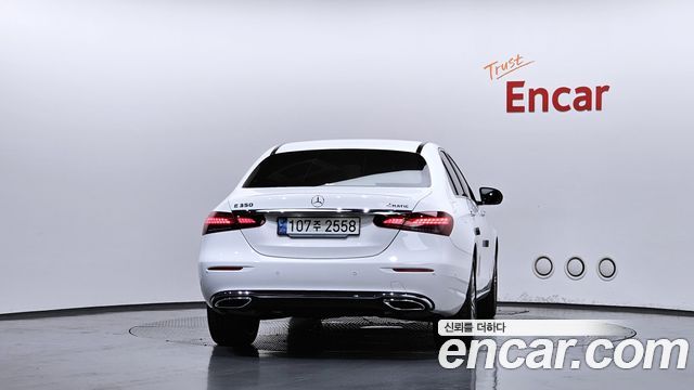 Mercedes-Benz E-Class W213 E350 4MATIC Exclusive - фото 3
