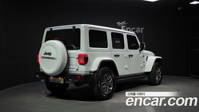 Jeep Wrangler JL 2.0 Overland 4Door 4xe - фото 0
