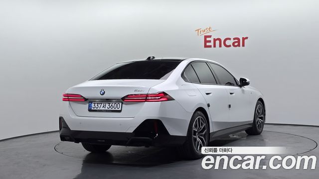 BMW 5-Series G60 520i M Sport - фото 1
