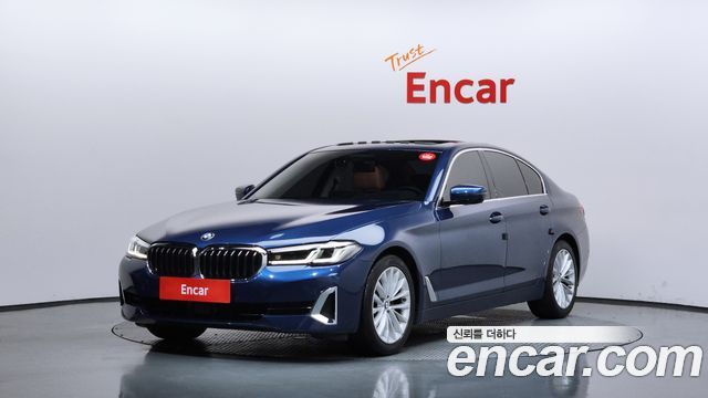 BMW 5-Series G30 520i Luxury - фото 0