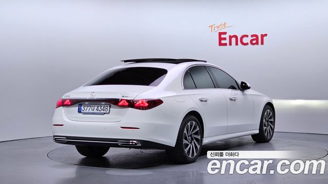 Mercedes-Benz E-Class W214 E300 4MATIC Exclusive - фото 1
