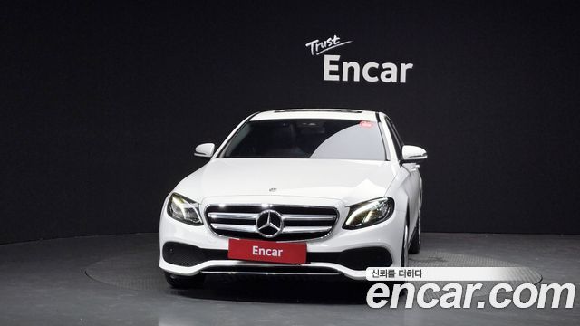 Mercedes-Benz E-Class W213 E200 Avantgarde - фото 2