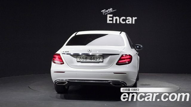 Mercedes-Benz E-Class W213 E200 Avantgarde - фото 3