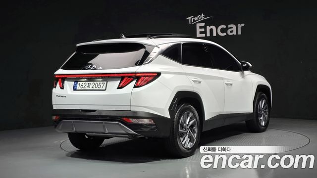 Hyundai Tucson NX4, гибрид Inspiration 2WD - фото 1