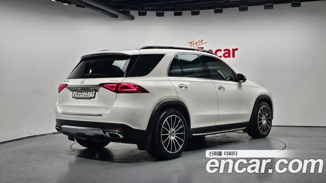 Mercedes-Benz GLE-Class W167 GLE300d 4MATIC - фото 1