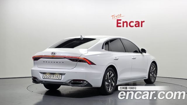 Hyundai Grandeur Новый IG, гибрид Le Blanc - фото 1