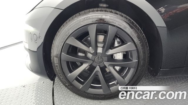 Tesla Model 3 Long Range AWD - фото 4