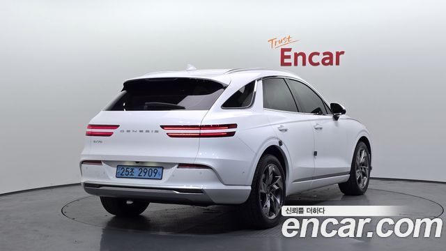 Genesis GV70 e-AWD - фото 1