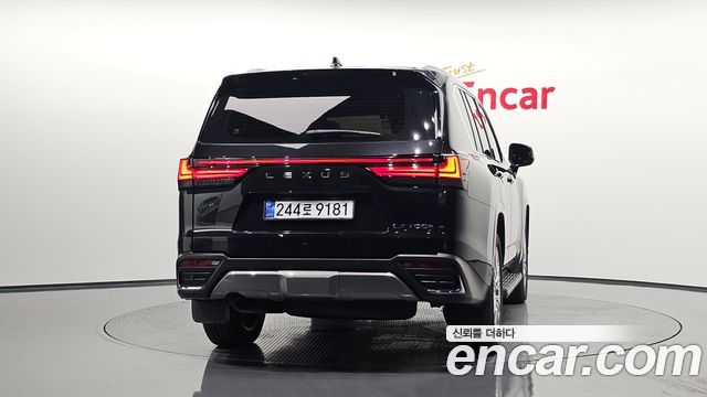 Lexus LX 4-го поколения 700h VIP - фото 2