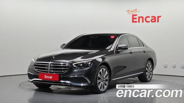 Mercedes-Benz E-Class W213 E300e 4MATIC Exclusive - фото 0