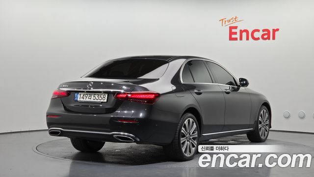 Mercedes-Benz E-Class W213 E300e 4MATIC Exclusive - фото 1