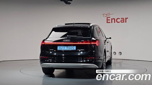 Audi e-tron 55 Quattro - фото 3