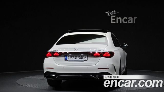 Mercedes-Benz E-Class W214 E300 4MATIC AMG Line - фото 3
