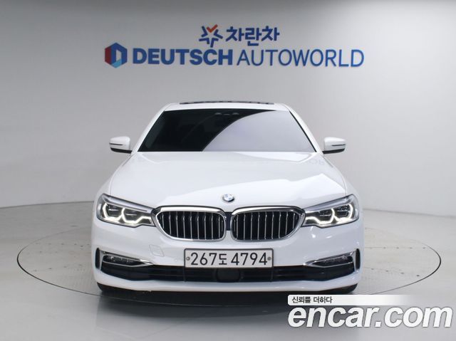 BMW 5-Series G30 530e Luxury - фото 2