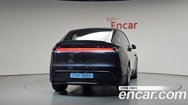 Tesla Model Y L Long Range AWD - фото 3