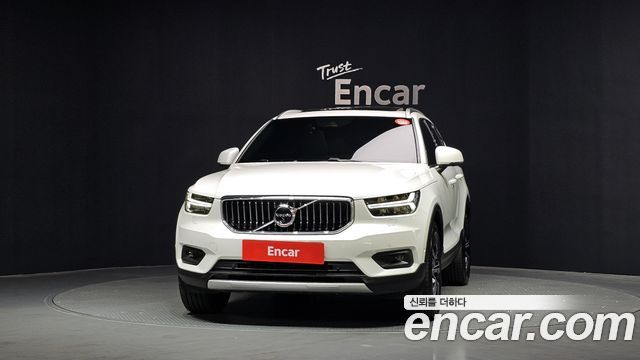Volvo XC40 B4 Inscription - фото 2