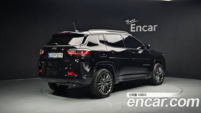 Jeep Compass 2-го поколения S2.4 AWD - фото 1