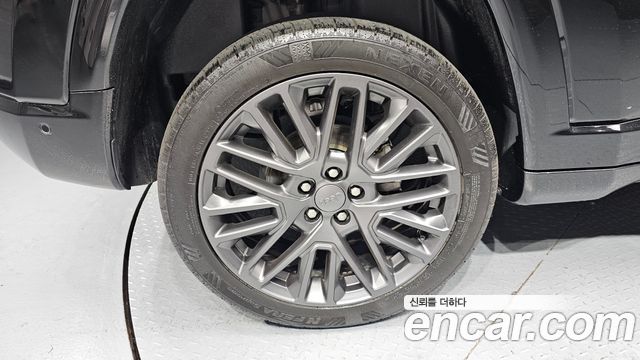 Jeep Compass 2-го поколения S2.4 AWD - фото 4