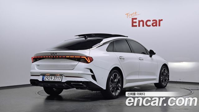 Kia K5 3-го поколения 2.0 Signature - фото 1