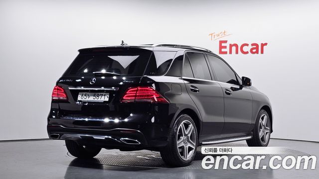 Mercedes-Benz GLE-Class W166 GLE350 d 4MATIC Premium - фото 1