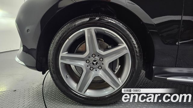 Mercedes-Benz GLE-Class W166 GLE350 d 4MATIC Premium - фото 4