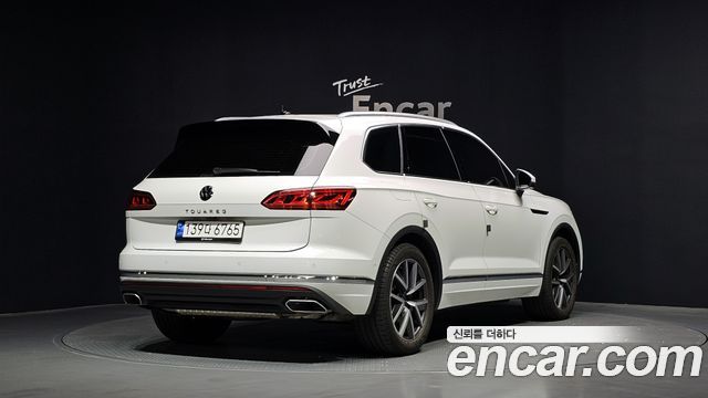Volkswagen Touareg 3-го поколения 3.0 TDI Prestige - фото 1