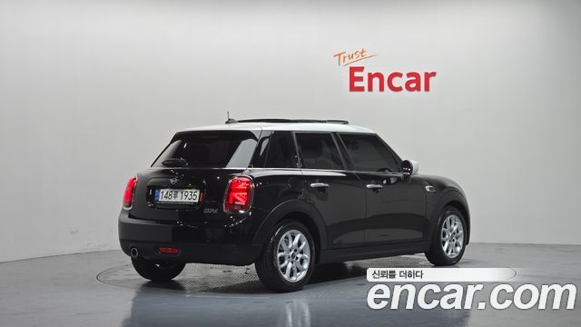 Mini Cooper 5Door HIGH 3rd - фото 1
