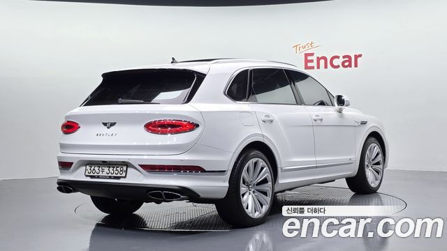Bentley Bentayga 4.0 V8 - фото 1